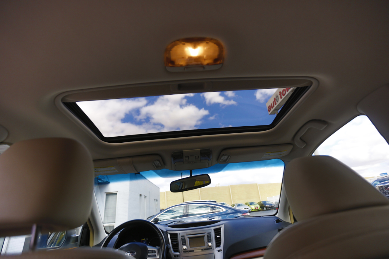 Subaru Outback 4dr Wgn H4 Auto 2.5i Limited 2014 Subaru Outback 4dr Wgn H4 Auto 2.5i Limited 2014