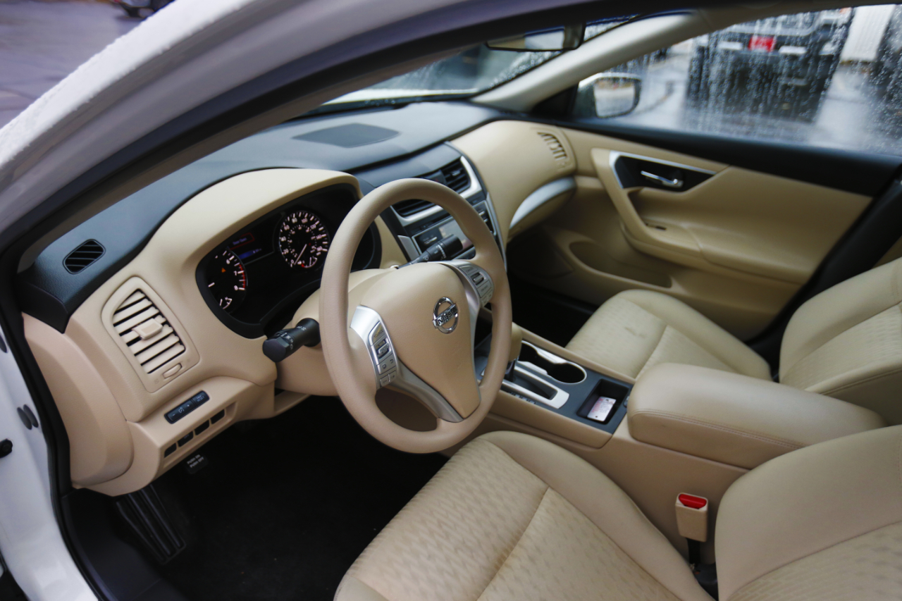 2017 Nissan Altima 2.5 photo 3