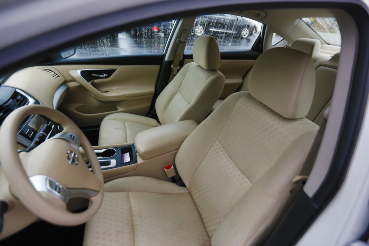 2017 Nissan Altima 2.5 photo 4