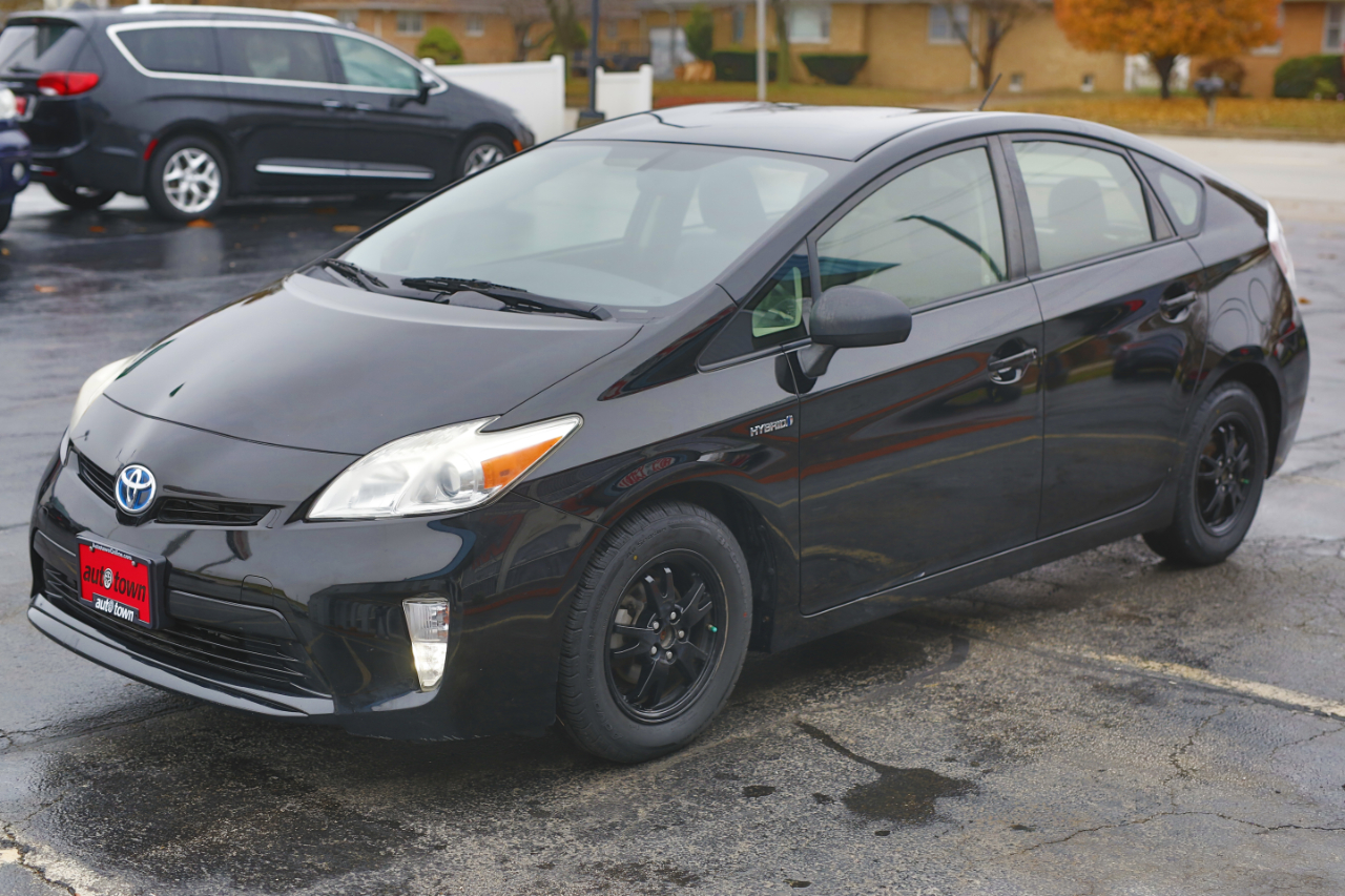 2012 Toyota Prius Three photo 2