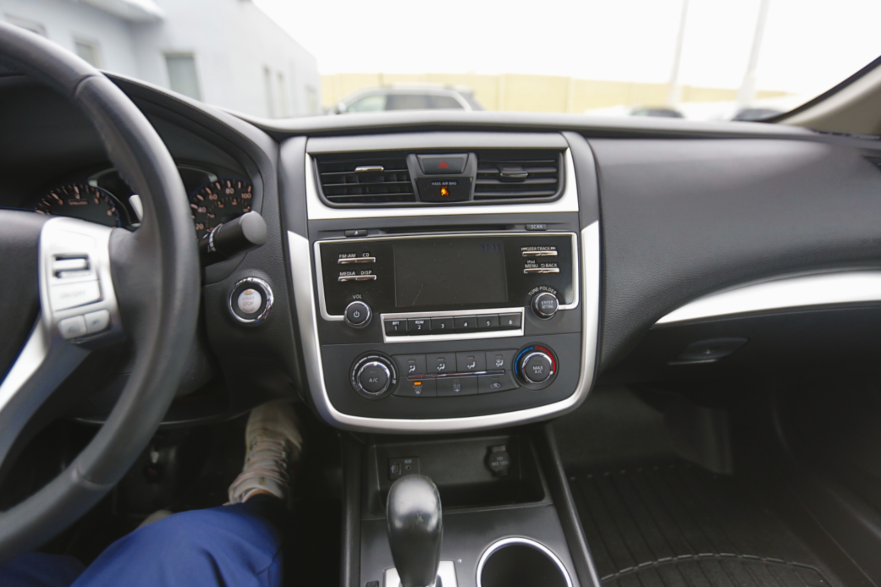 Nissan Altima 2.5 SR Sedan 2017