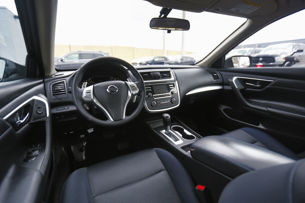 Nissan Altima 2.5 SR Sedan 2017