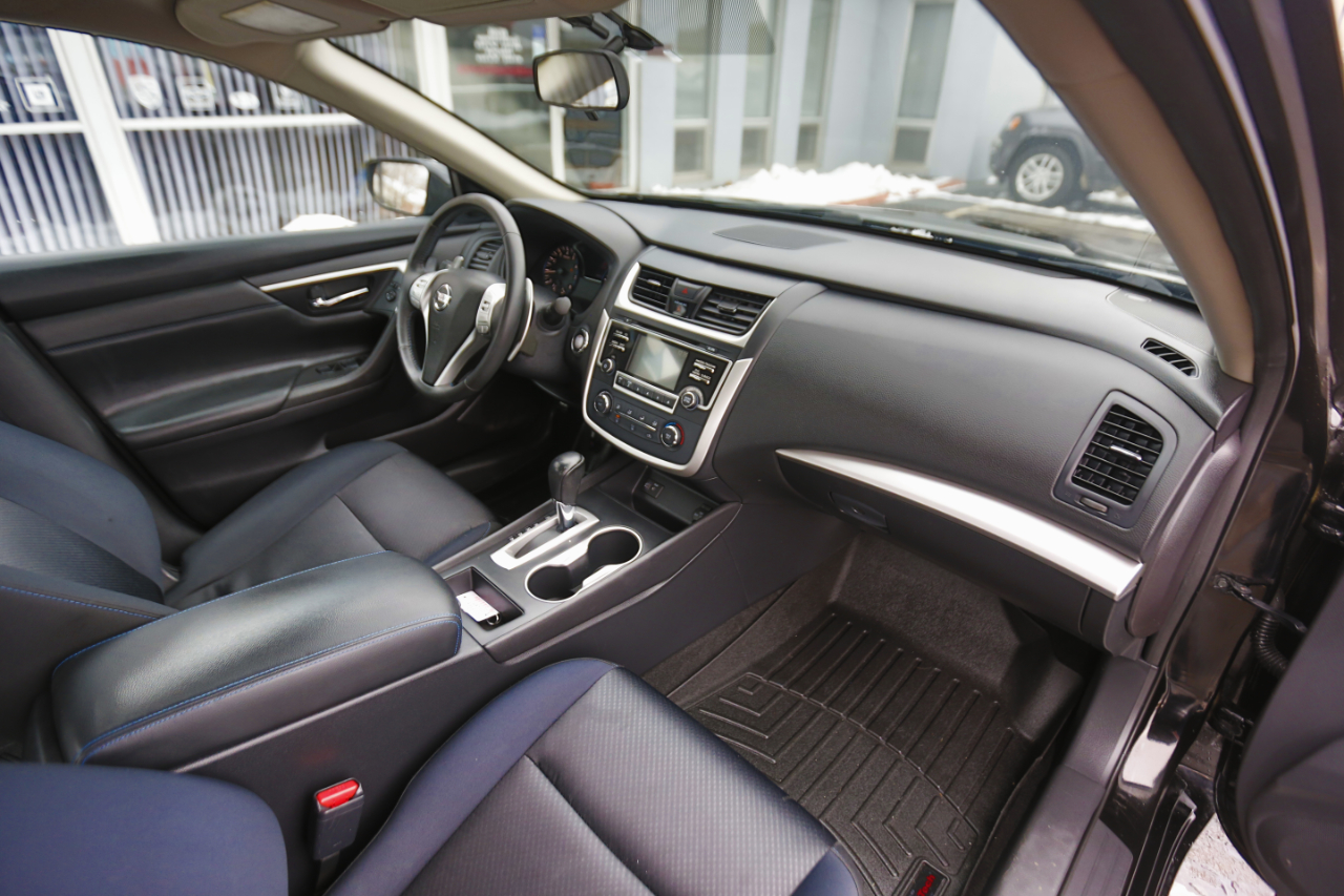 Nissan Altima 2.5 SR Sedan 2017