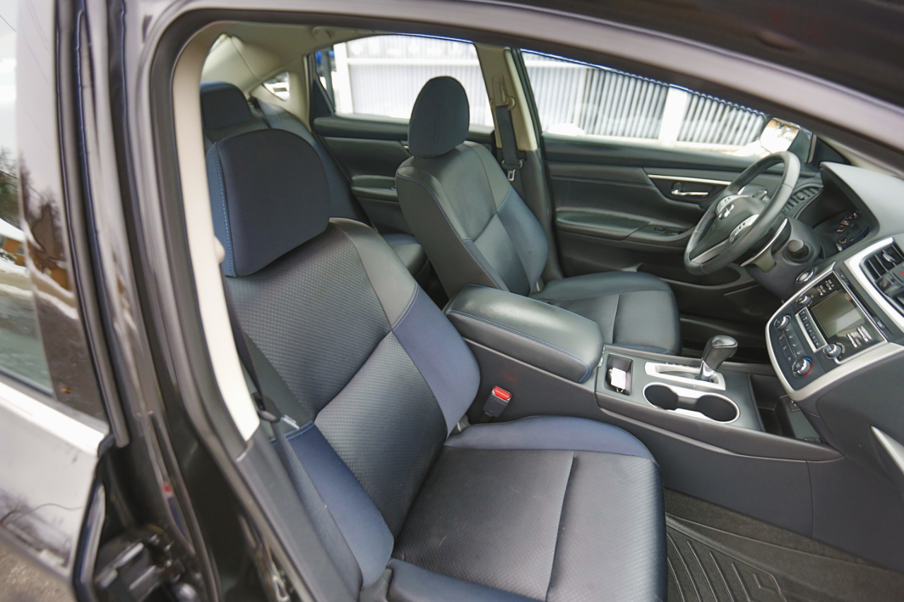 Nissan Altima 2.5 SR Sedan 2017