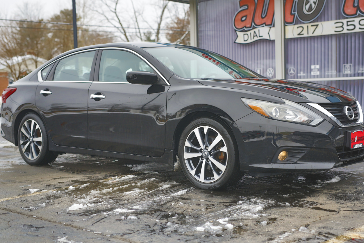 Nissan Altima 2.5 SR Sedan 2017