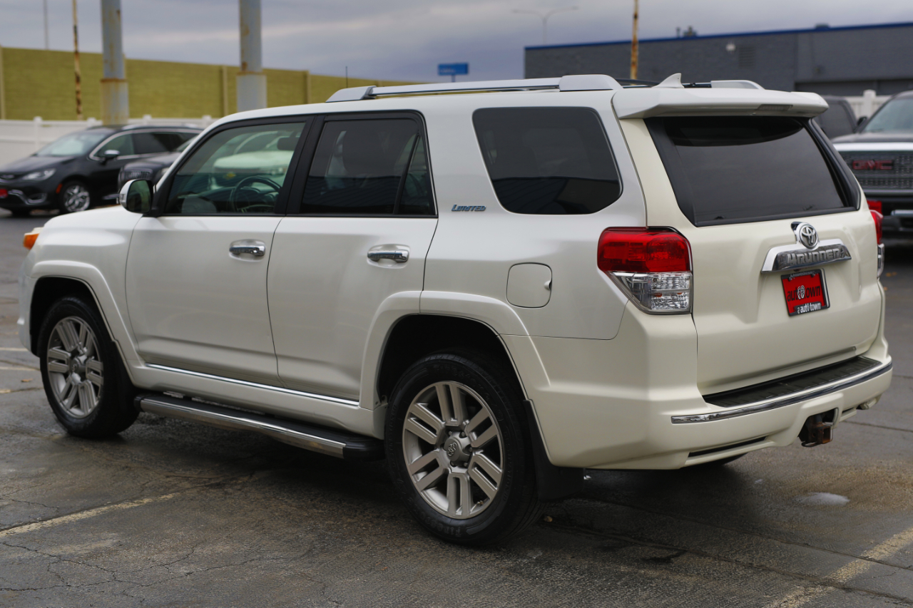 Toyota 4Runner 4WD 4dr V6 Limited (Natl) 2013