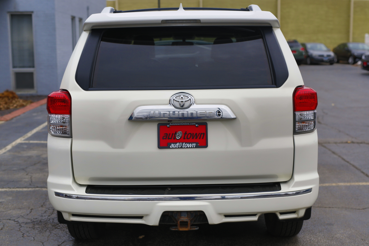 Toyota 4Runner 4WD 4dr V6 Limited (Natl) 2013
