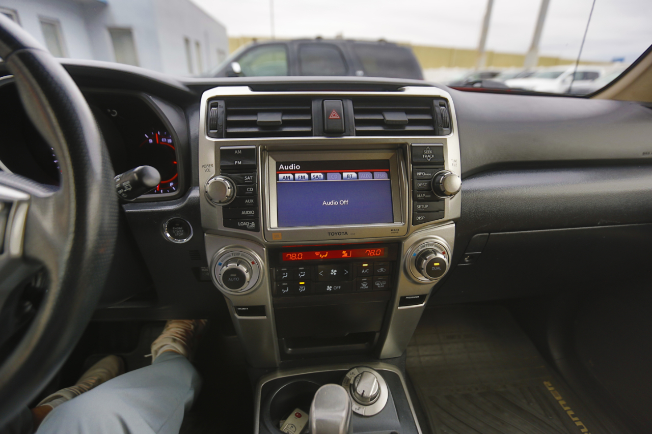 Toyota 4Runner 4WD 4dr V6 Limited (Natl) 2013