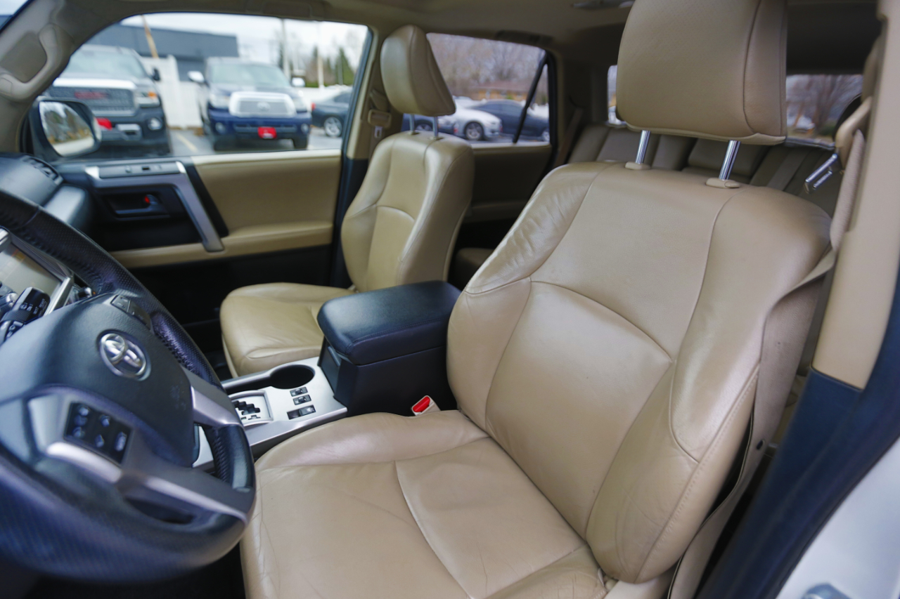 Toyota 4Runner 4WD 4dr V6 Limited (Natl) 2013