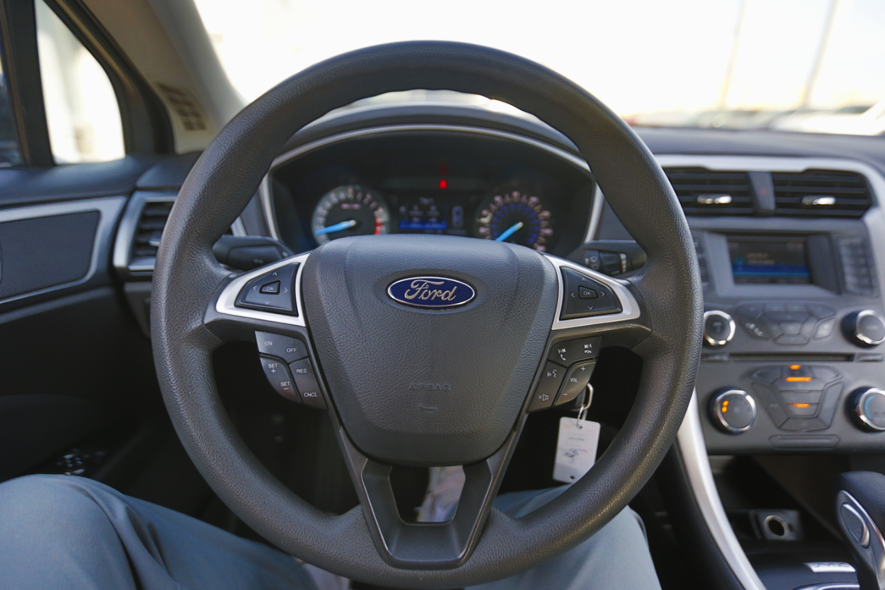 Ford Fusion 4dr Sdn SE FWD 2015