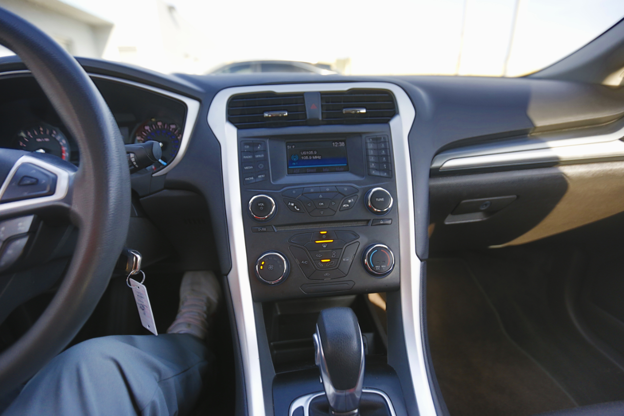 Ford Fusion 4dr Sdn SE FWD 2015