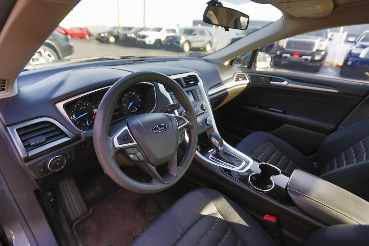 Ford Fusion 4dr Sdn SE FWD 2015