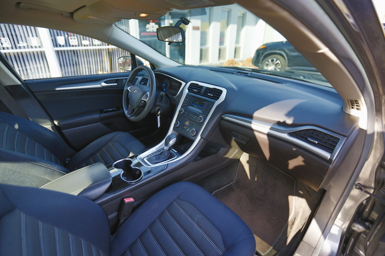 Ford Fusion 4dr Sdn SE FWD 2015