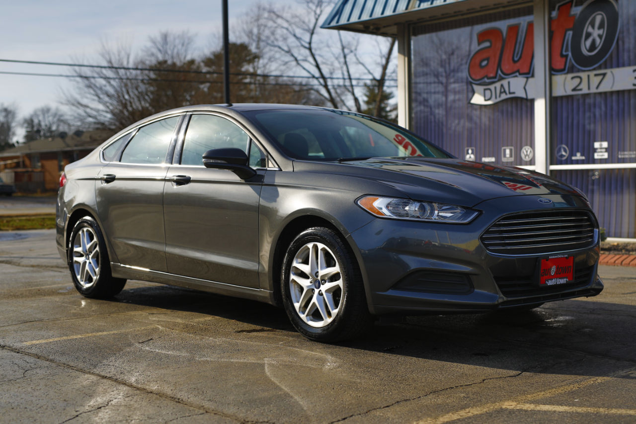 Ford Fusion 4dr Sdn SE FWD 2015