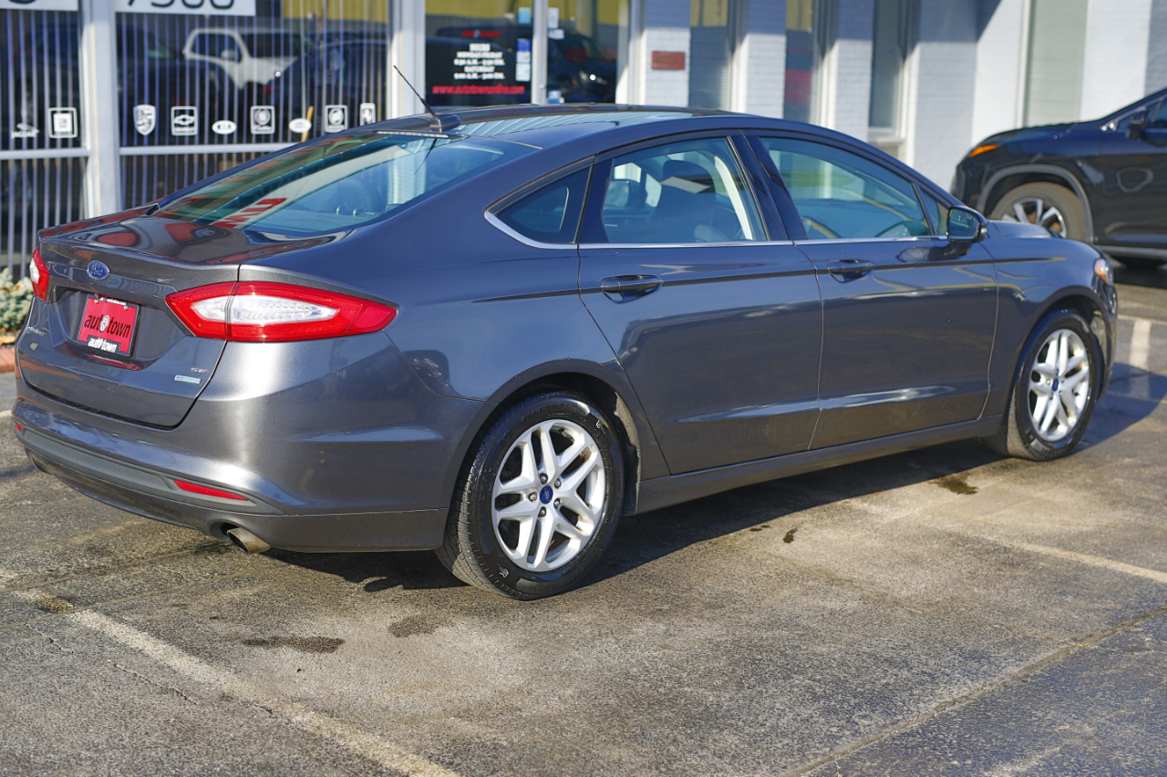 Ford Fusion 4dr Sdn SE FWD 2015
