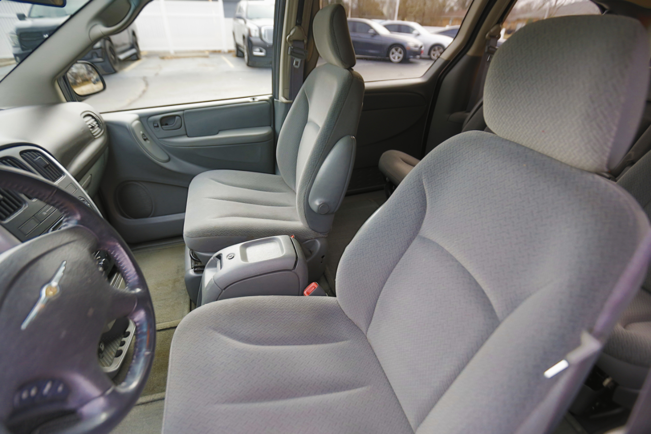 Chrysler Town & Country LWB 4dr Touring 2006