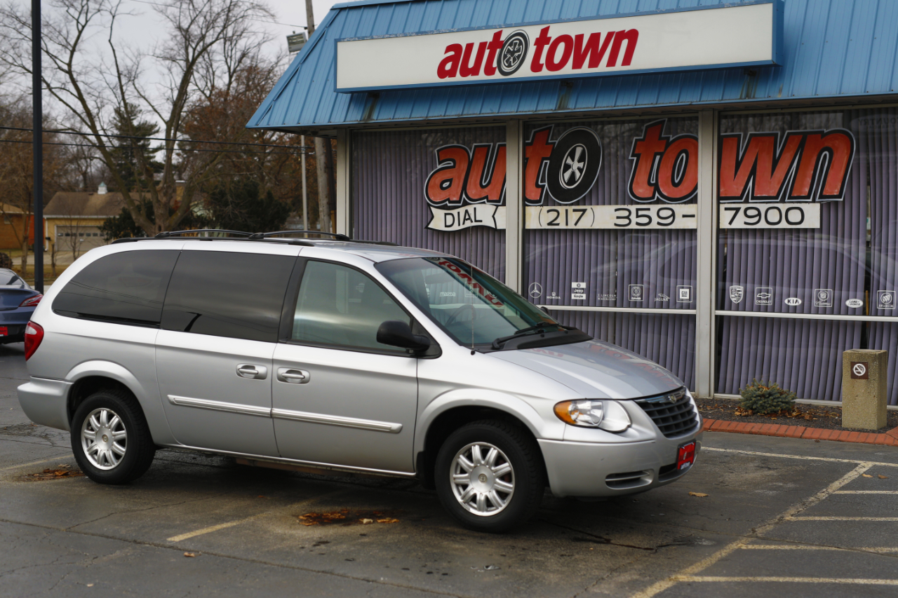 Chrysler Town & Country LWB 4dr Touring 2006