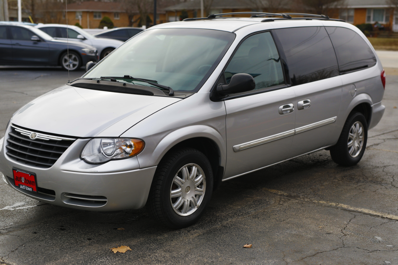 Chrysler Town & Country LWB 4dr Touring 2006
