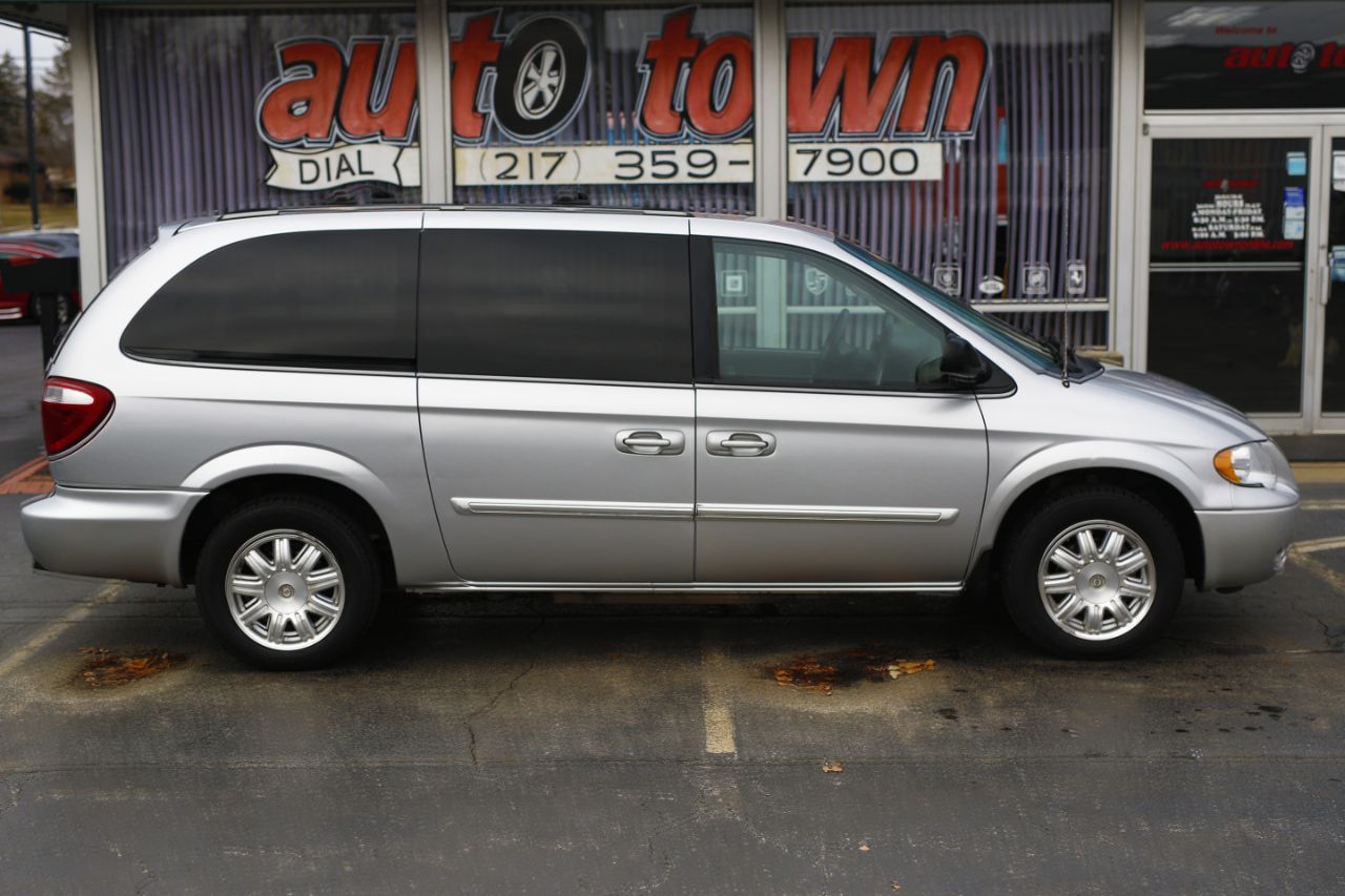 Chrysler Town & Country LWB 4dr Touring 2006