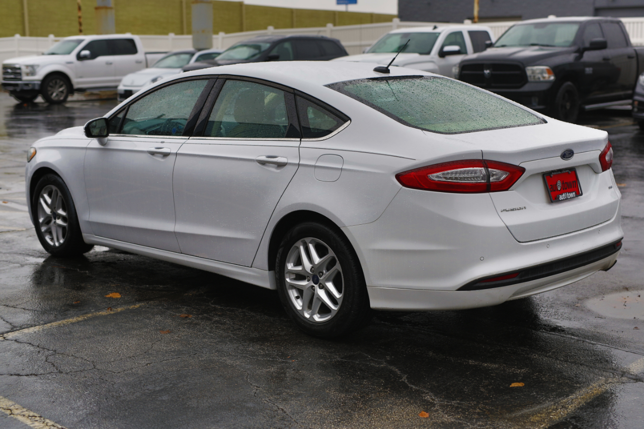 Ford Fusion 4dr Sdn SE FWD 2014