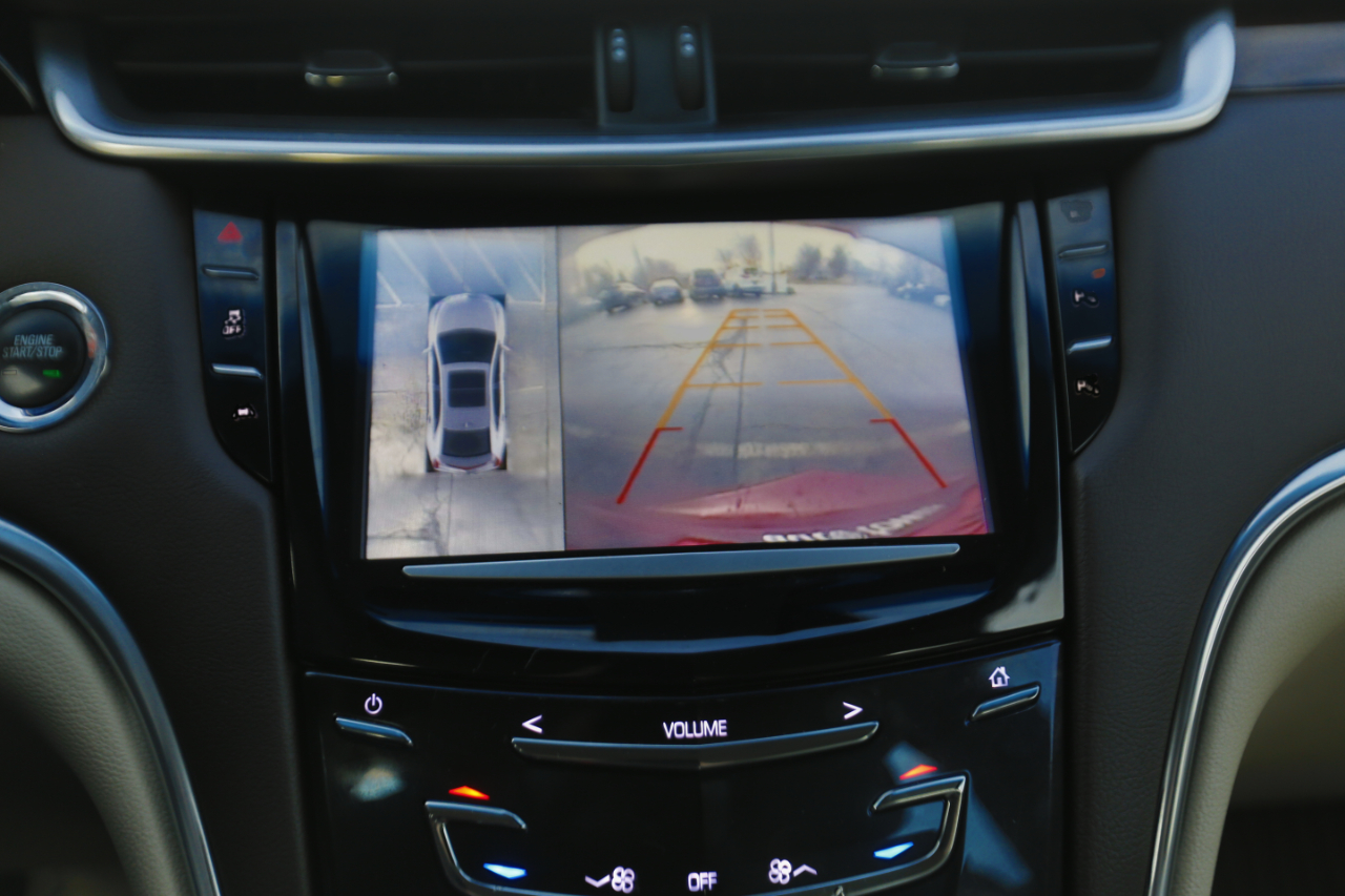 Cadillac XTS 4dr Sdn Premium Collection FWD 2016