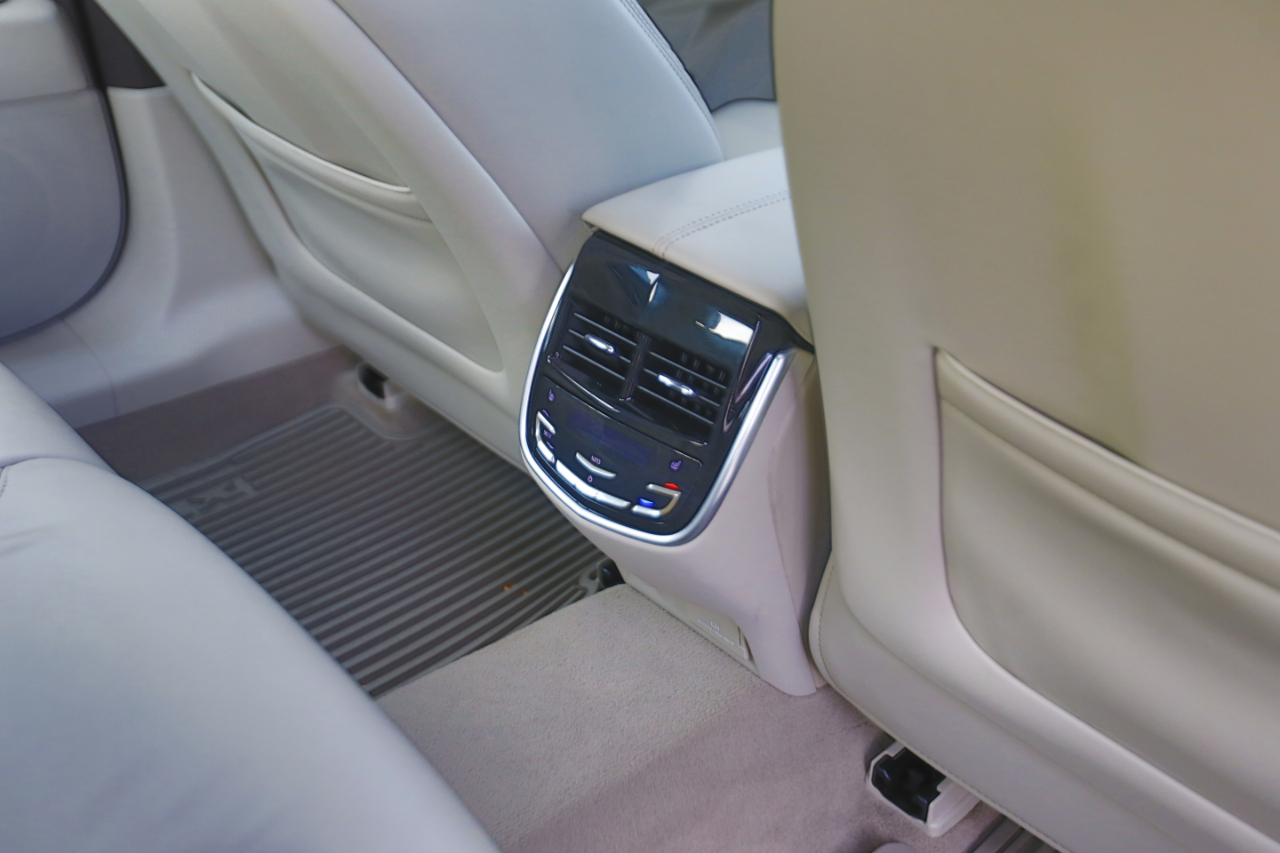 Cadillac XTS 4dr Sdn Premium Collection FWD 2016