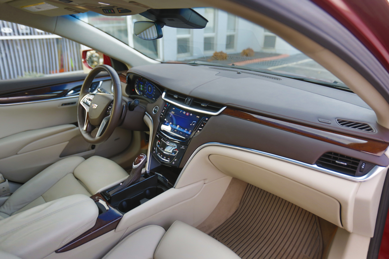 Cadillac XTS 4dr Sdn Premium Collection FWD 2016