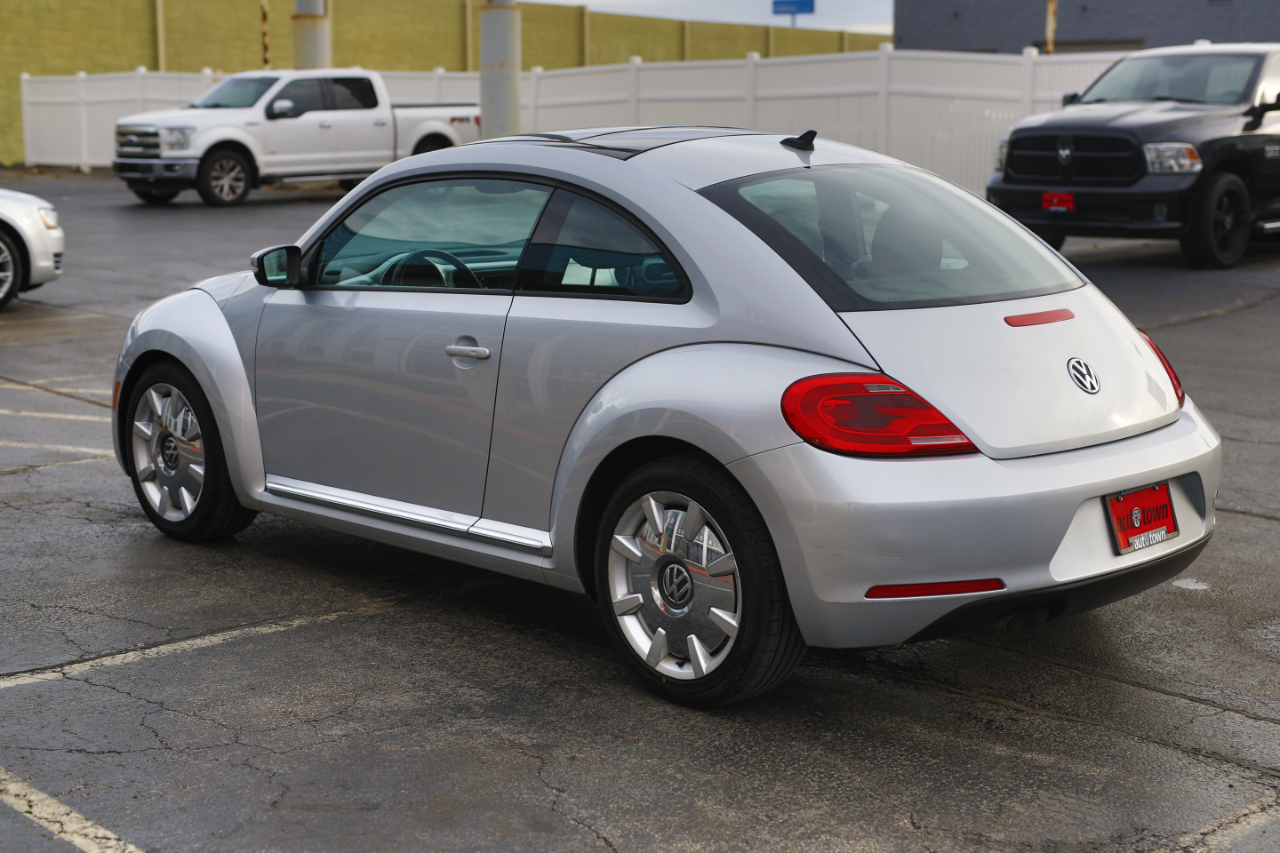 Volkswagen Beetle 2dr Cpe Auto 2.5L PZEV 2012