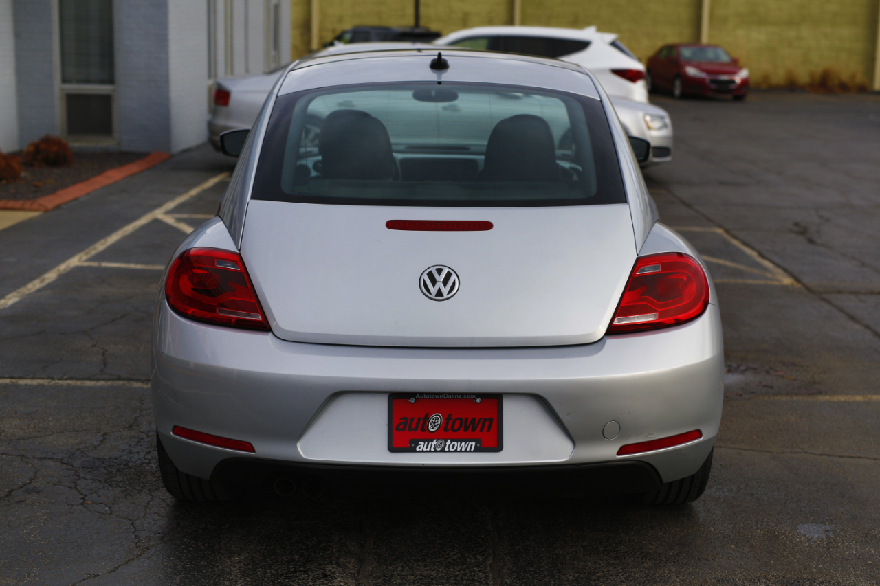 Volkswagen Beetle 2dr Cpe Auto 2.5L PZEV 2012