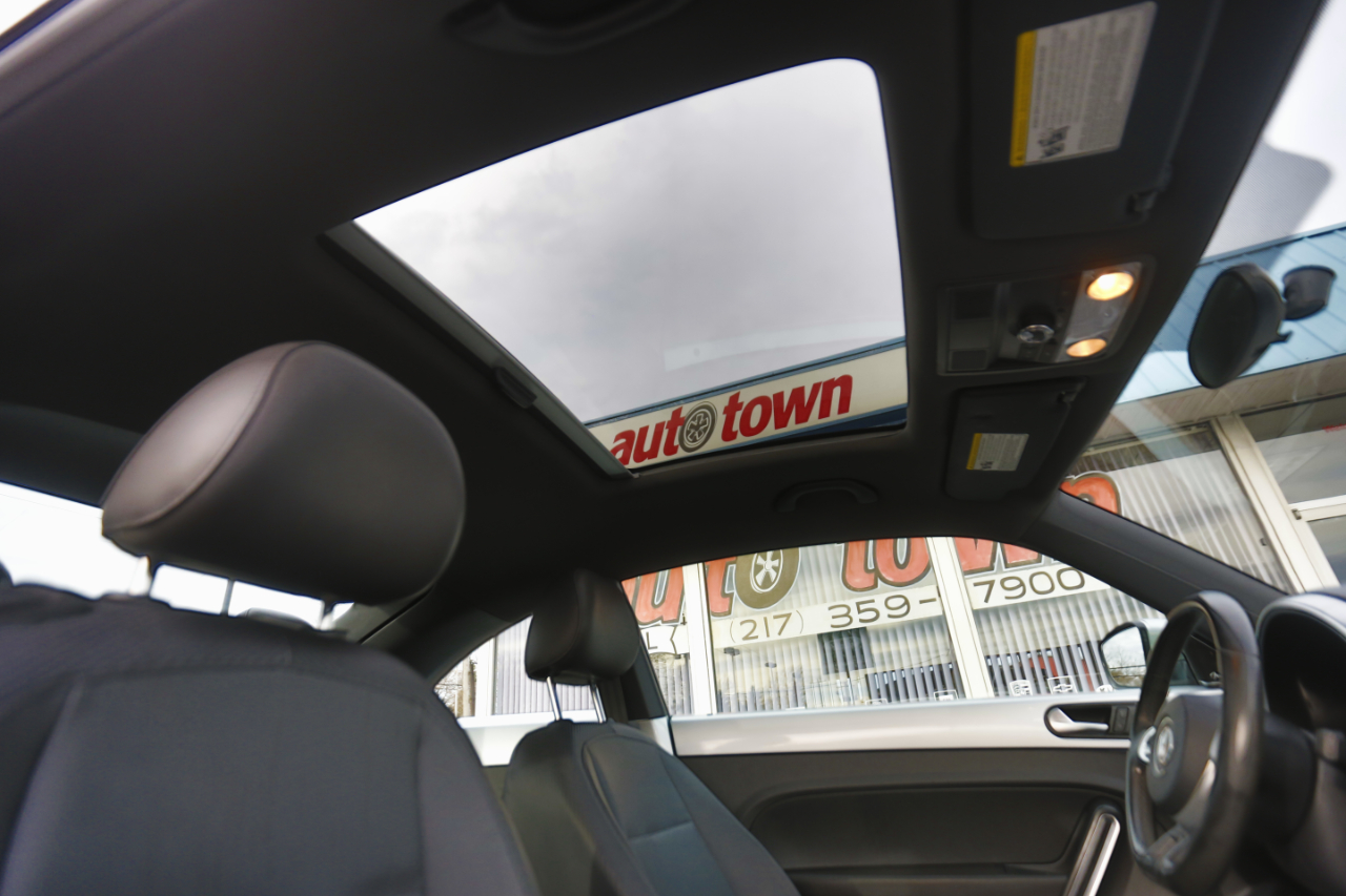 Volkswagen Beetle 2dr Cpe Auto 2.5L PZEV 2012