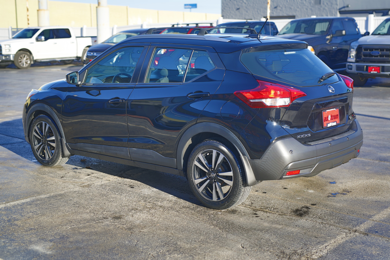 Nissan Kicks SV FWD 2020