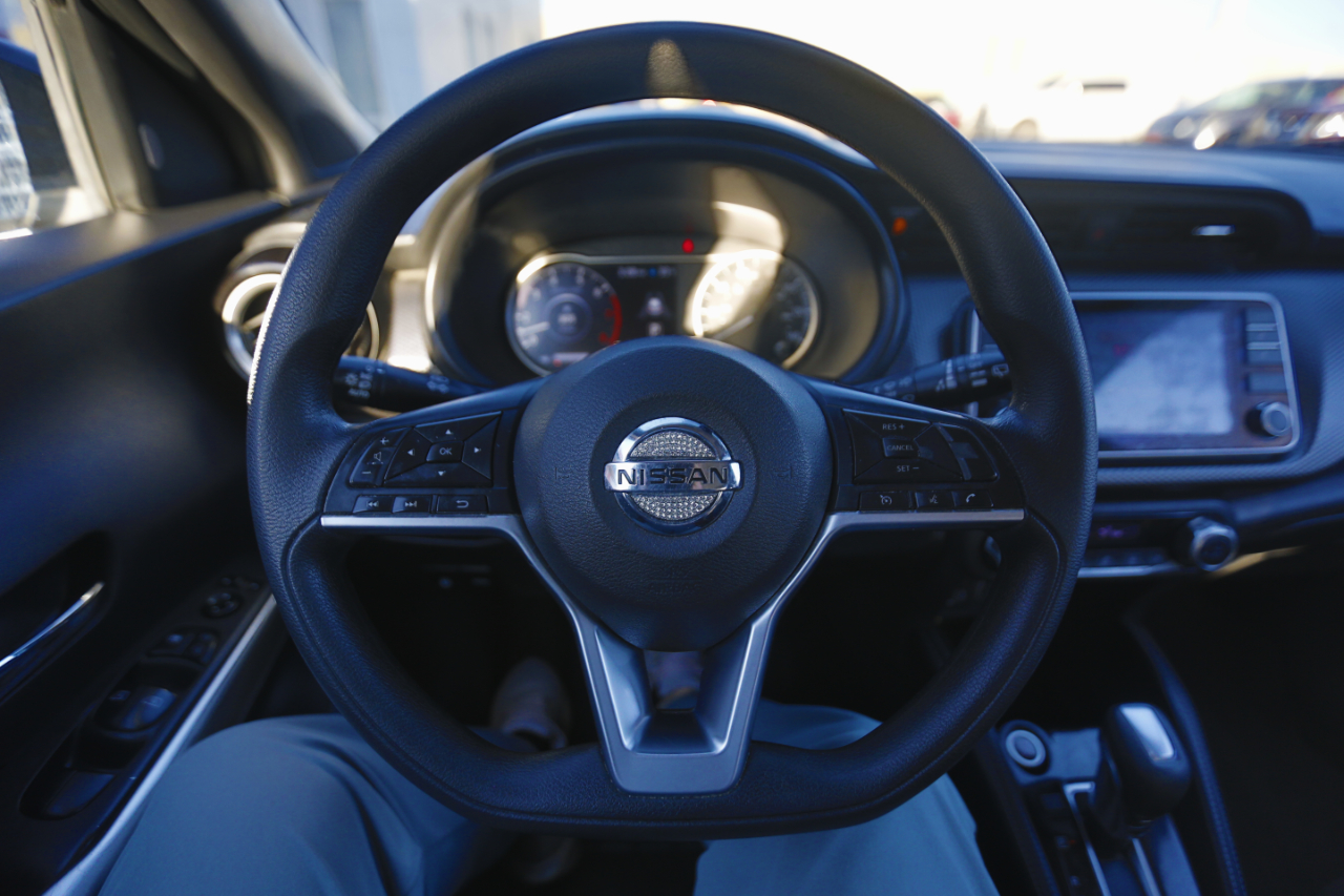 Nissan Kicks SV FWD 2020