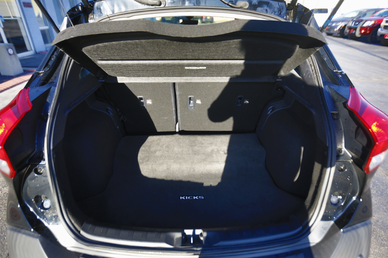 Nissan Kicks SV FWD 2020