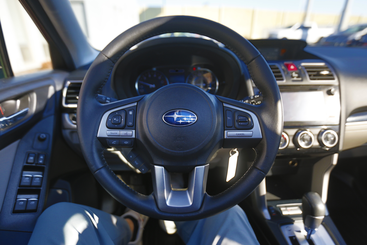 Subaru Forester 2.5i Limited CVT 2017