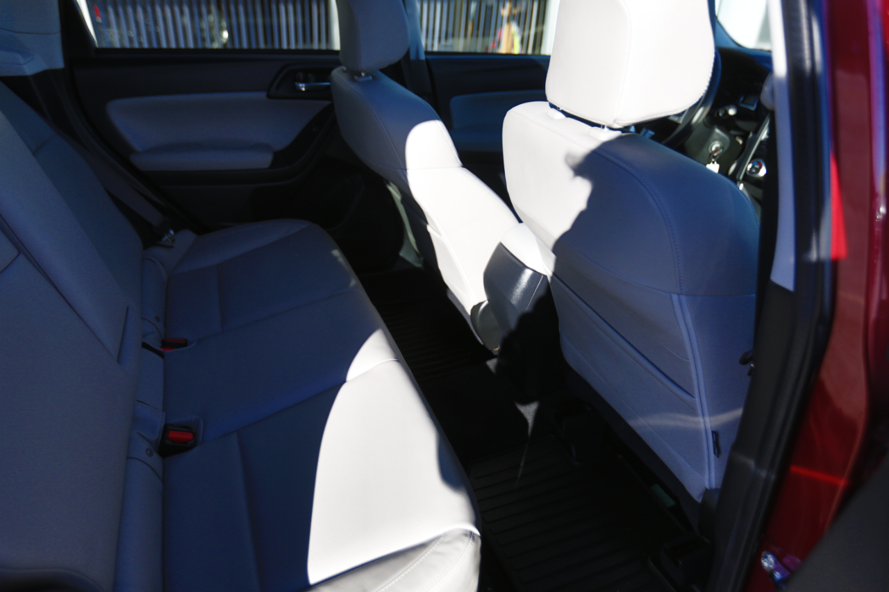 Subaru Forester 2.5i Limited CVT 2017