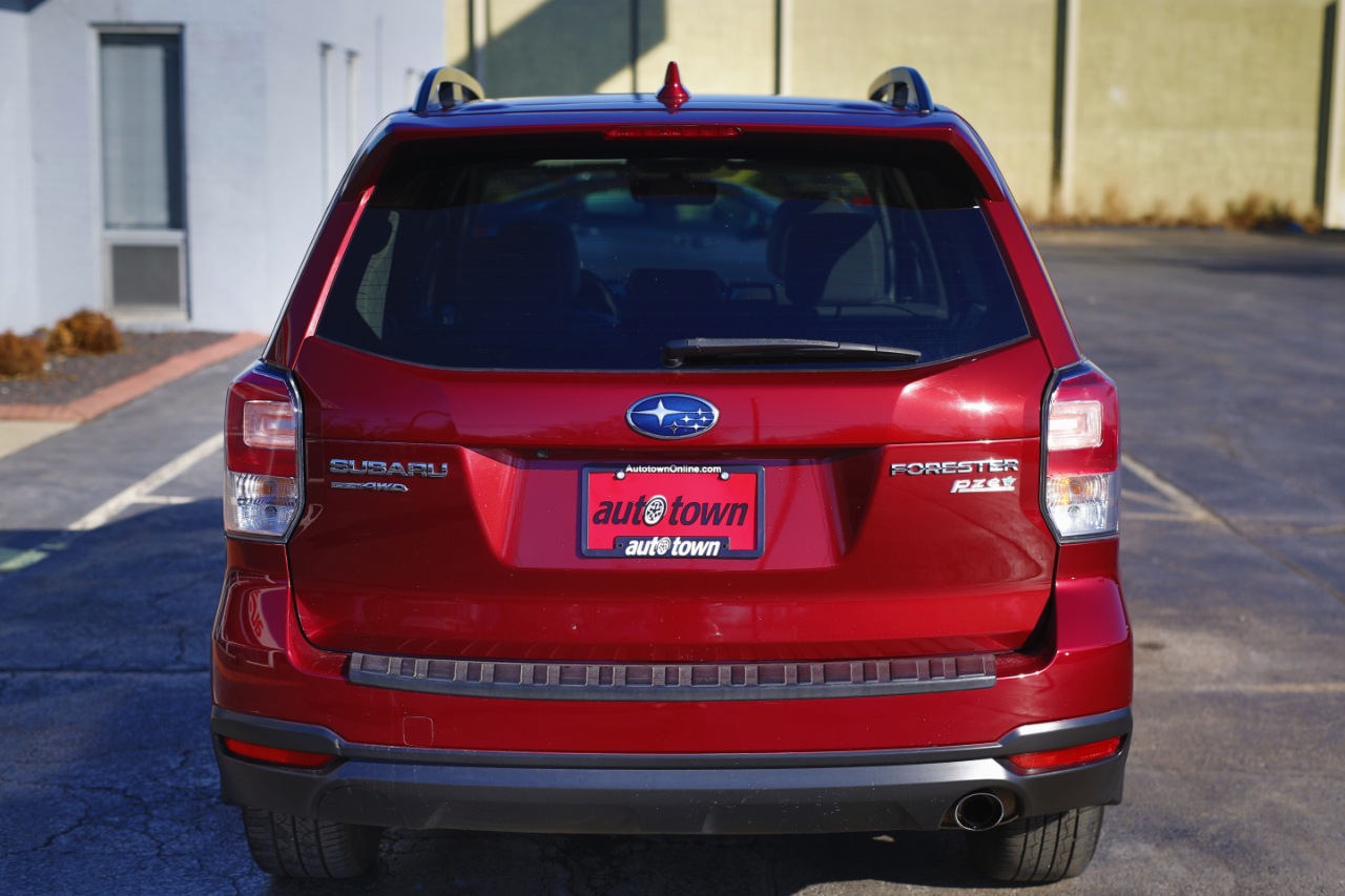 Subaru Forester 2.5i Limited CVT 2017