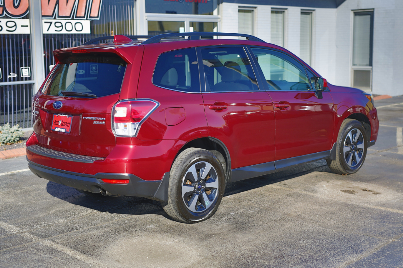 Subaru Forester 2.5i Limited CVT 2017