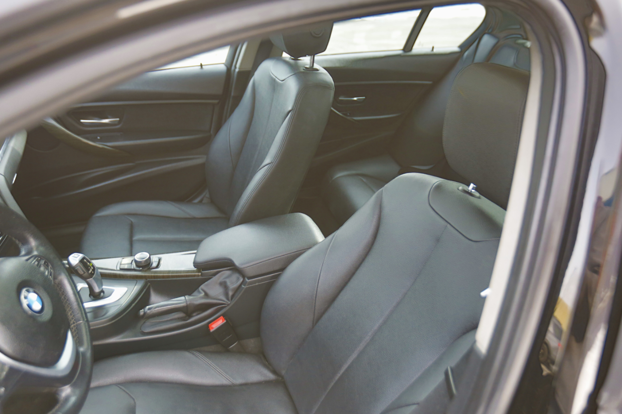 BMW 3 Series 4dr Sdn 328i xDrive AWD 2015