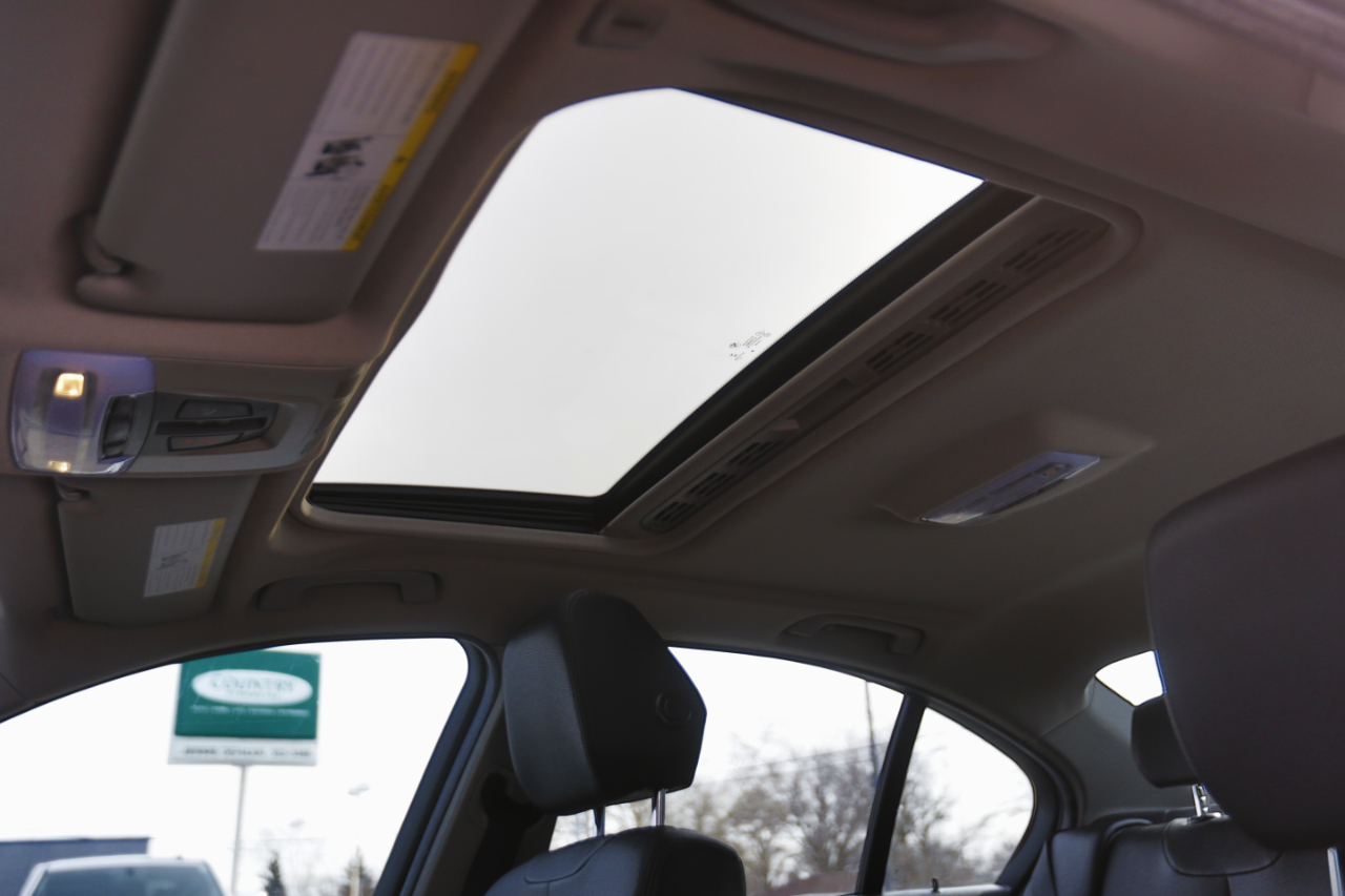 BMW 3 Series 4dr Sdn 328i xDrive AWD 2015