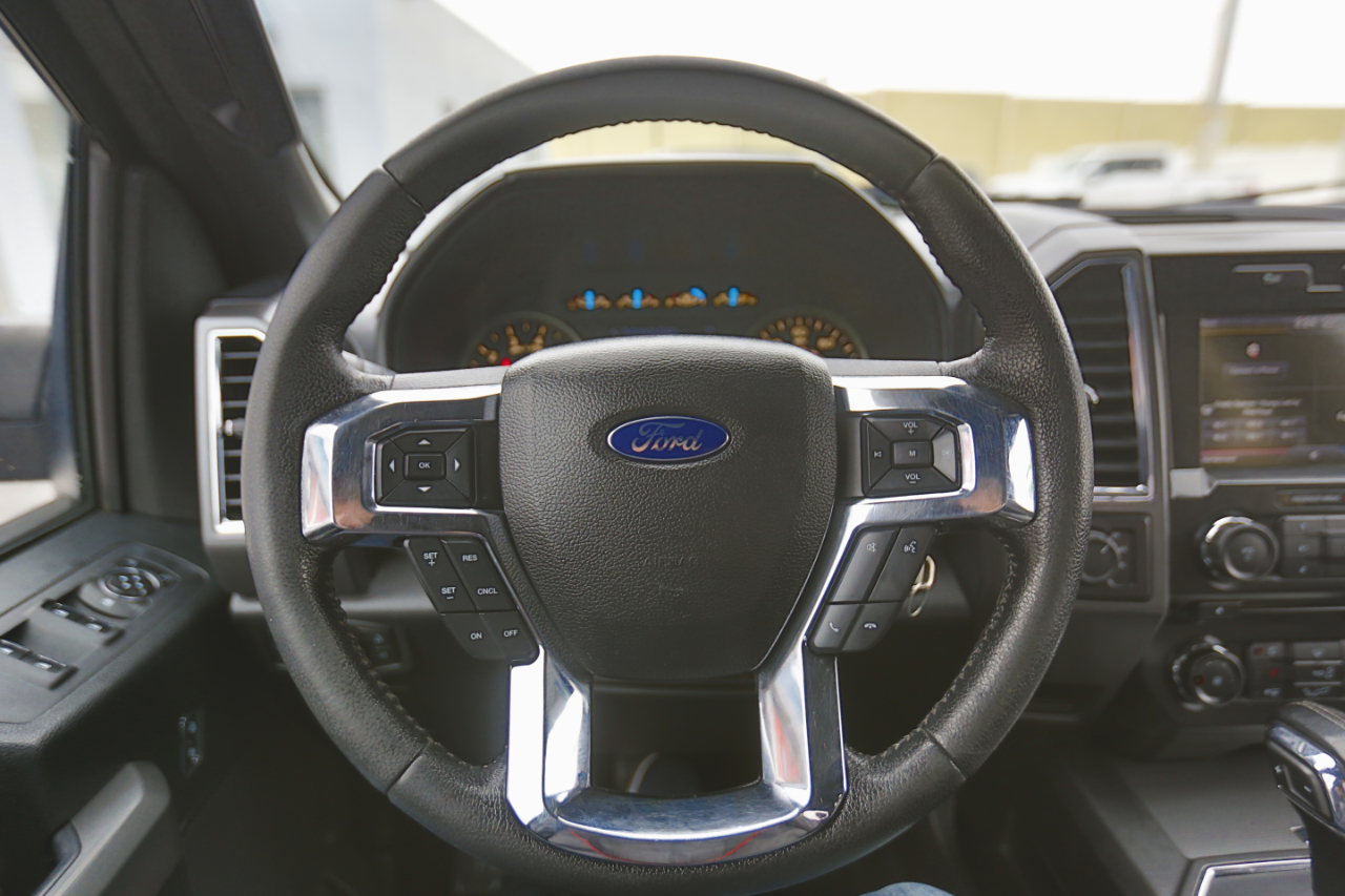 Ford F-150 4WD SuperCab 163" Lariat w/HD Payload Pkg 2015