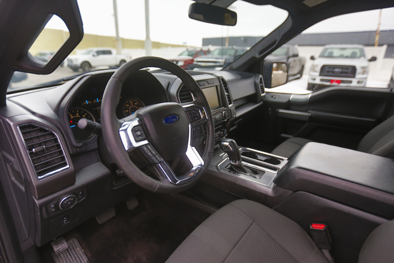 Ford F-150 4WD SuperCab 163" Lariat w/HD Payload Pkg 2015