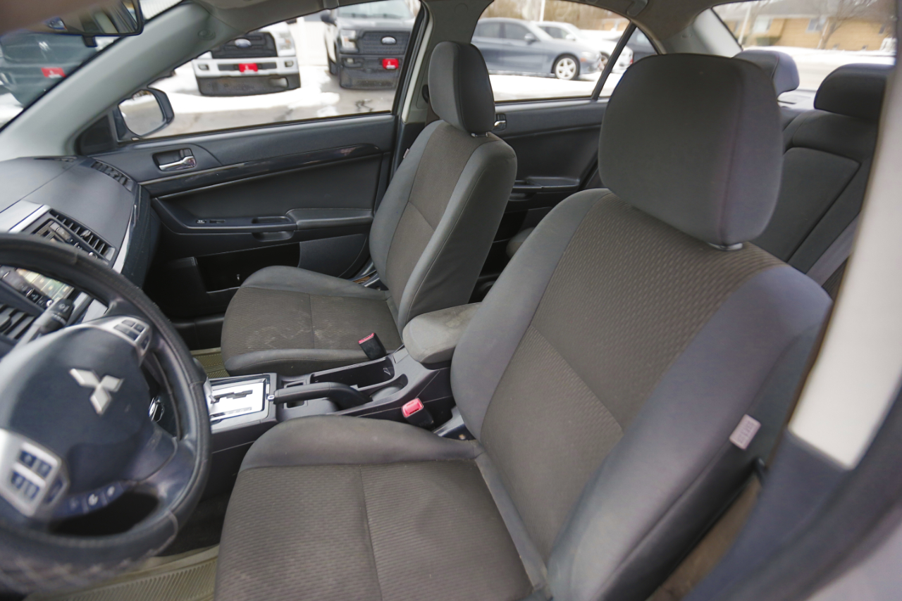 Mitsubishi Lancer ES 2.0 FWD CVT 2017