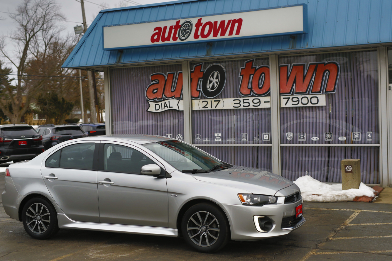 Mitsubishi Lancer ES 2.0 FWD CVT 2017