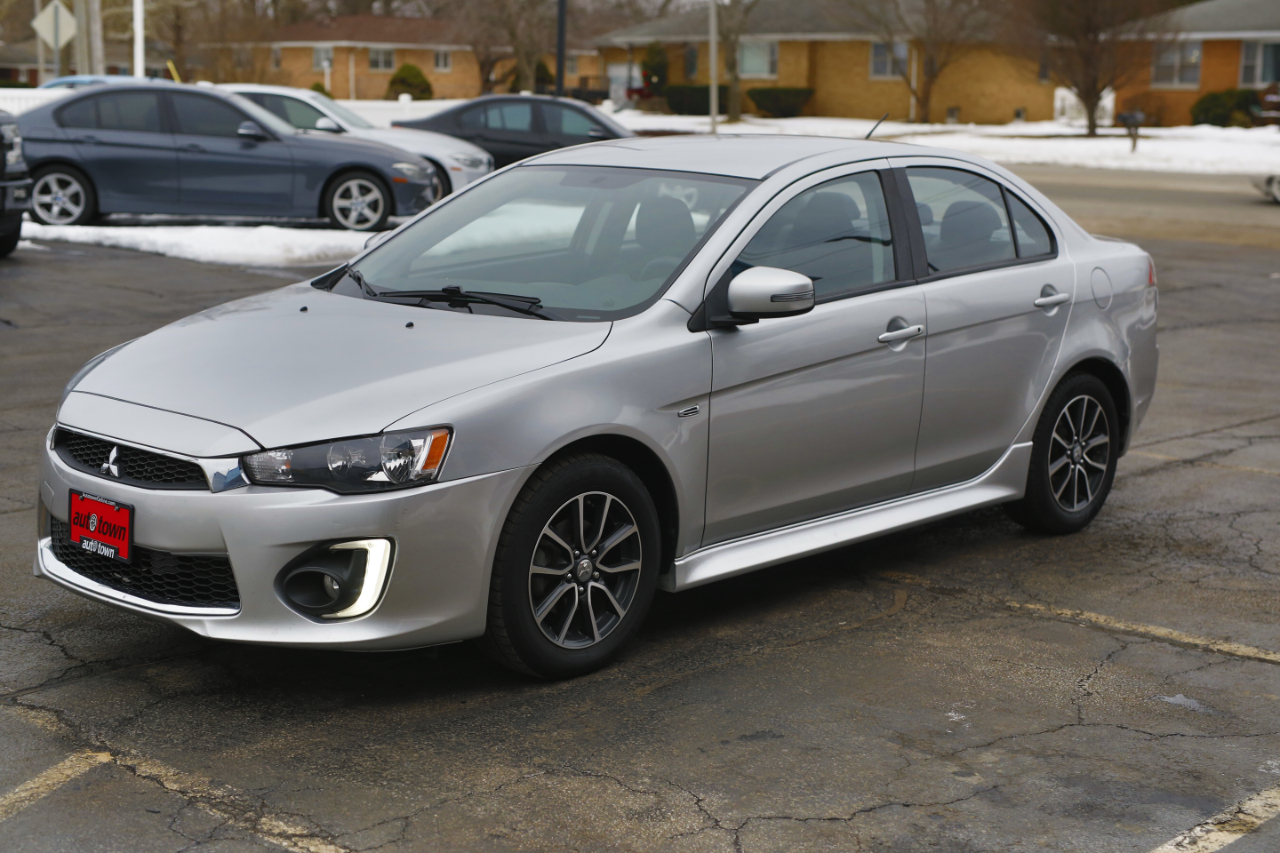 Mitsubishi Lancer ES 2.0 FWD CVT 2017