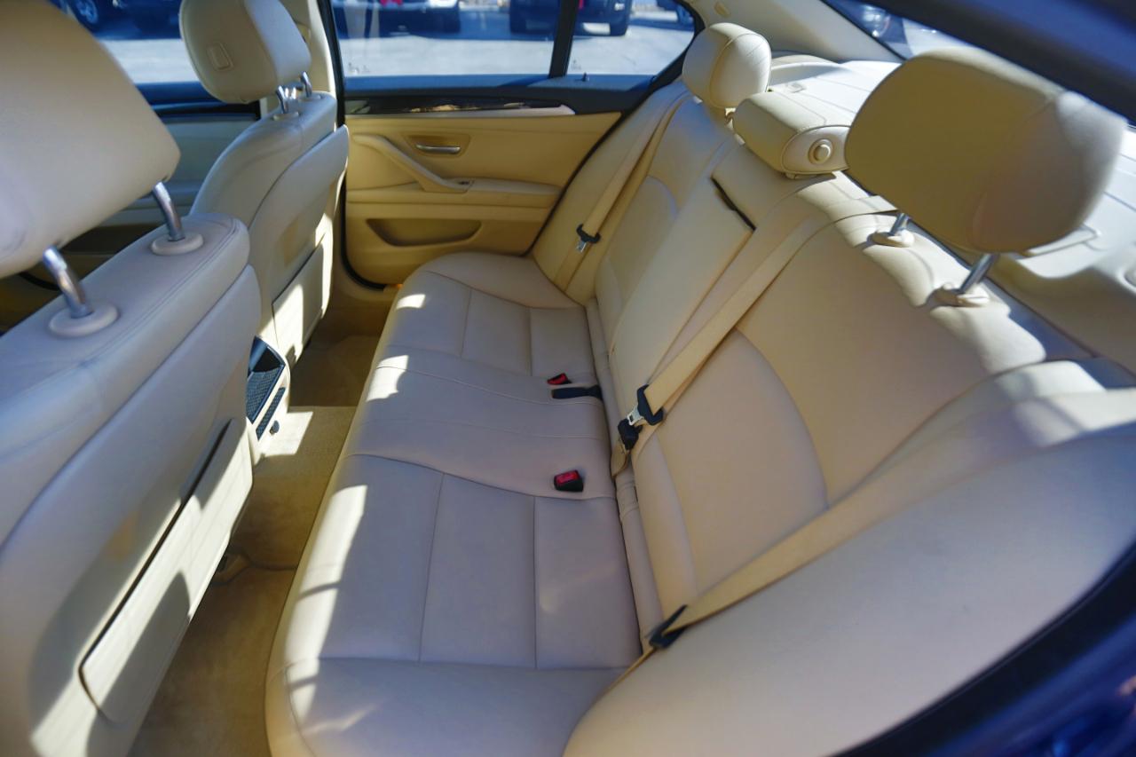 BMW 5 Series 4dr Sdn 528i RWD 2015