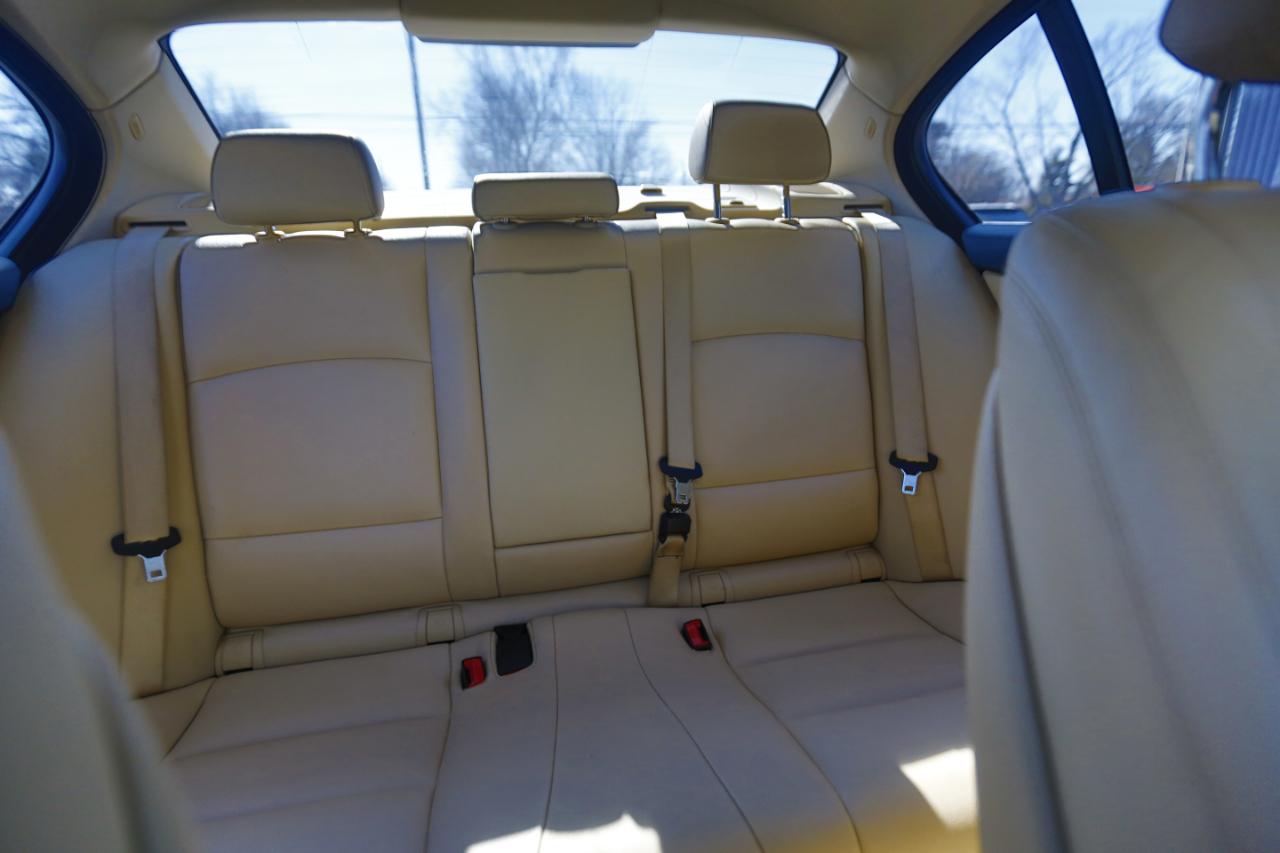 BMW 5 Series 4dr Sdn 528i RWD 2015