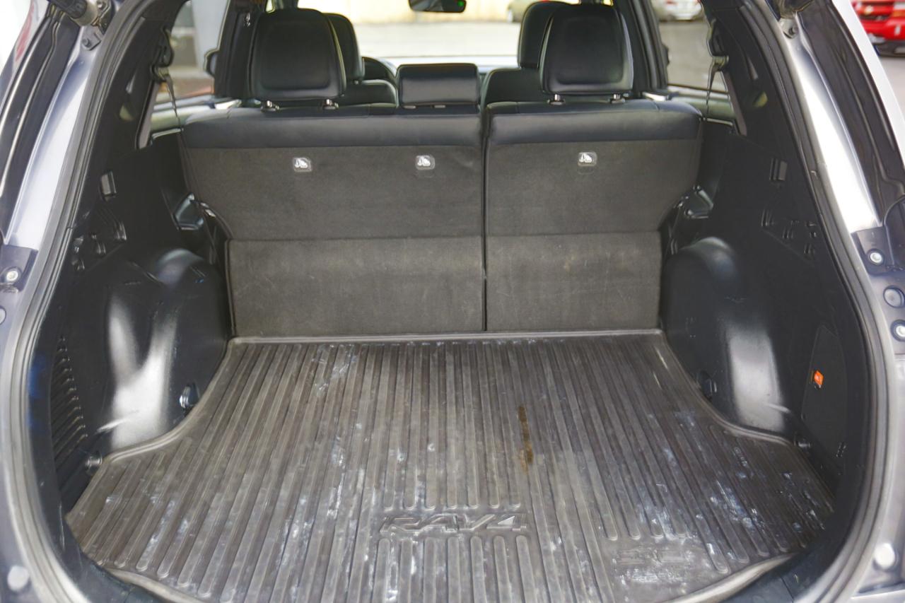 Toyota RAV4 SE AWD (Natl) 2018