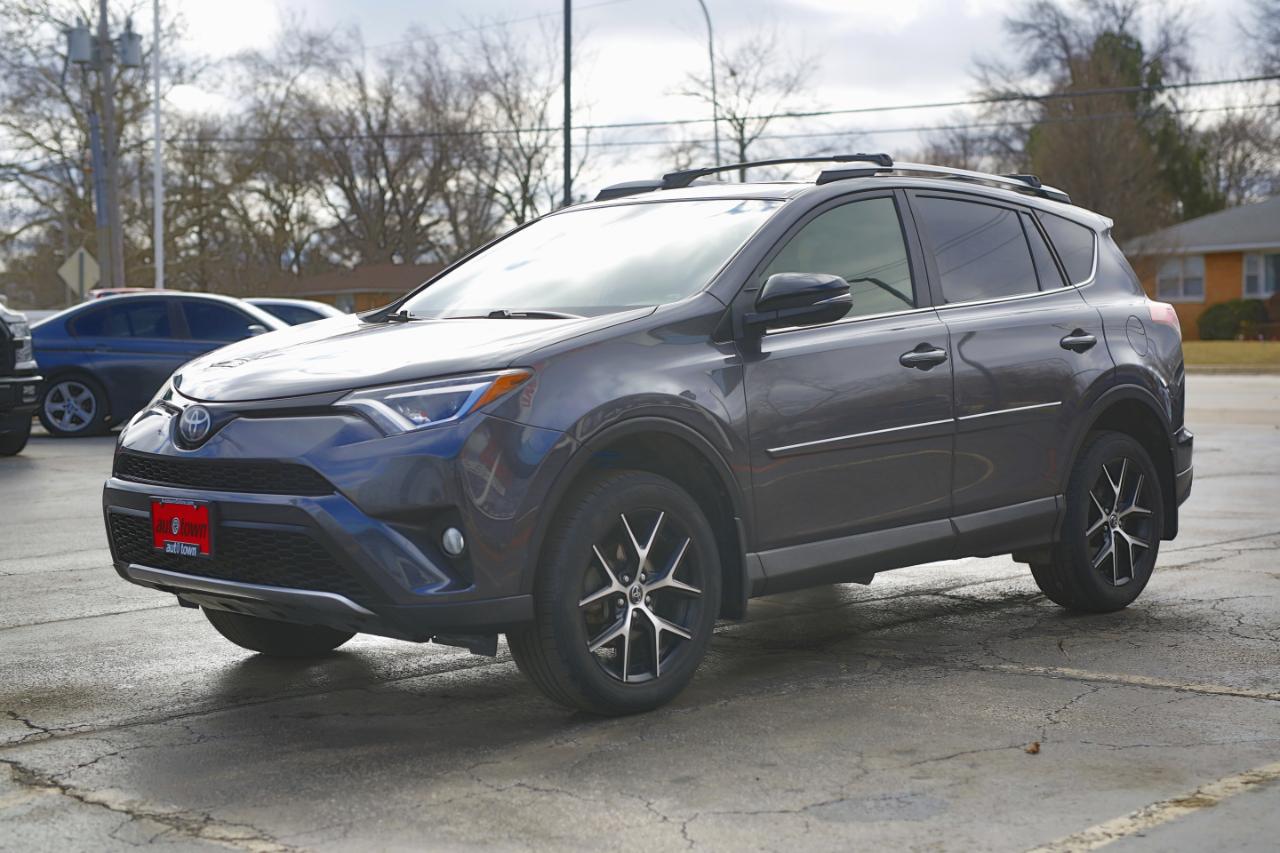 Toyota RAV4 SE AWD (Natl) 2018
