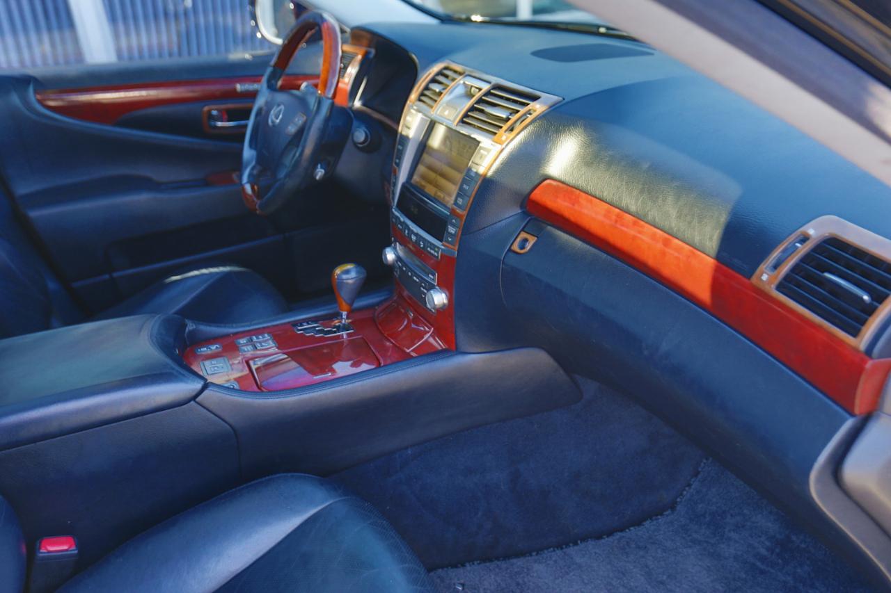 Lexus LS 460 4dr Sdn AWD 2010