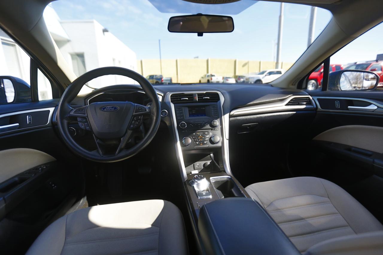 Ford Fusion Hybrid S FWD 2018